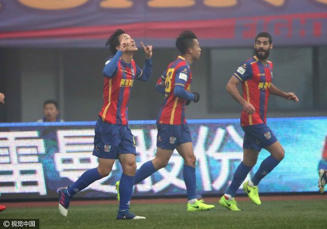 高诗岩高效19投12中得29分9板3助4断CBA常规赛山东加时110-107战胜北京。